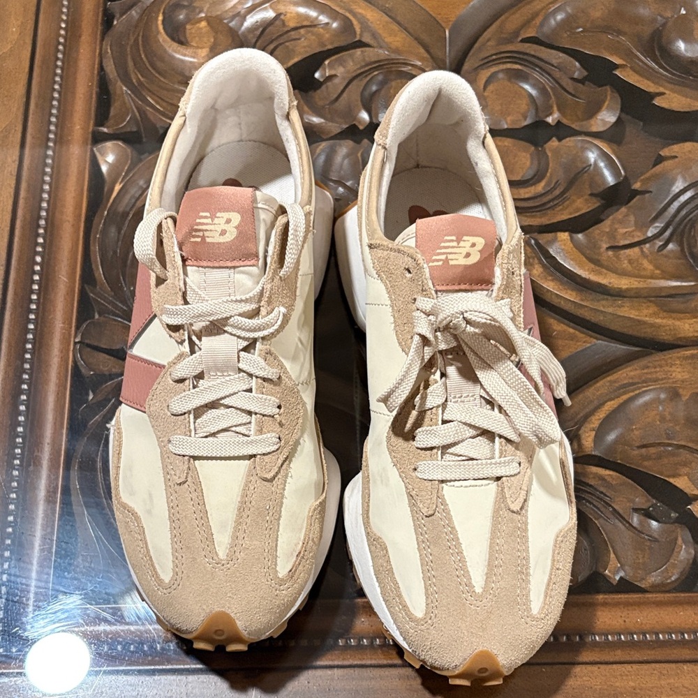 New Balance The, intelligent choice 327 Women's Beige and Pink Sneakers